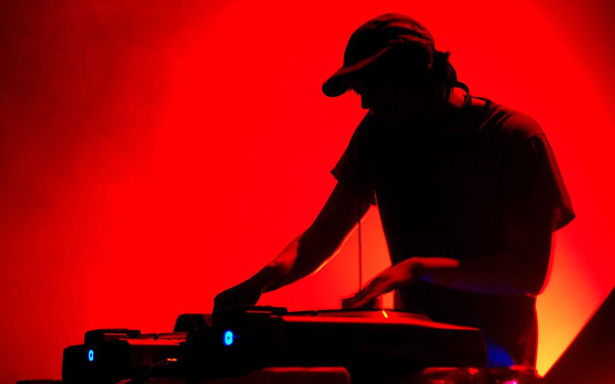 دی‌جی فرزاد